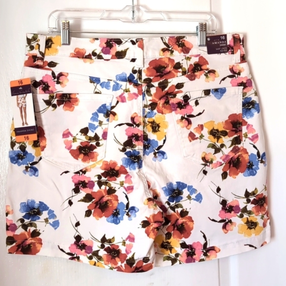 Gloria Vanderbilt White Floral High Rise Amanda Shorts. Size 16. NWT - Picture 4 of 15